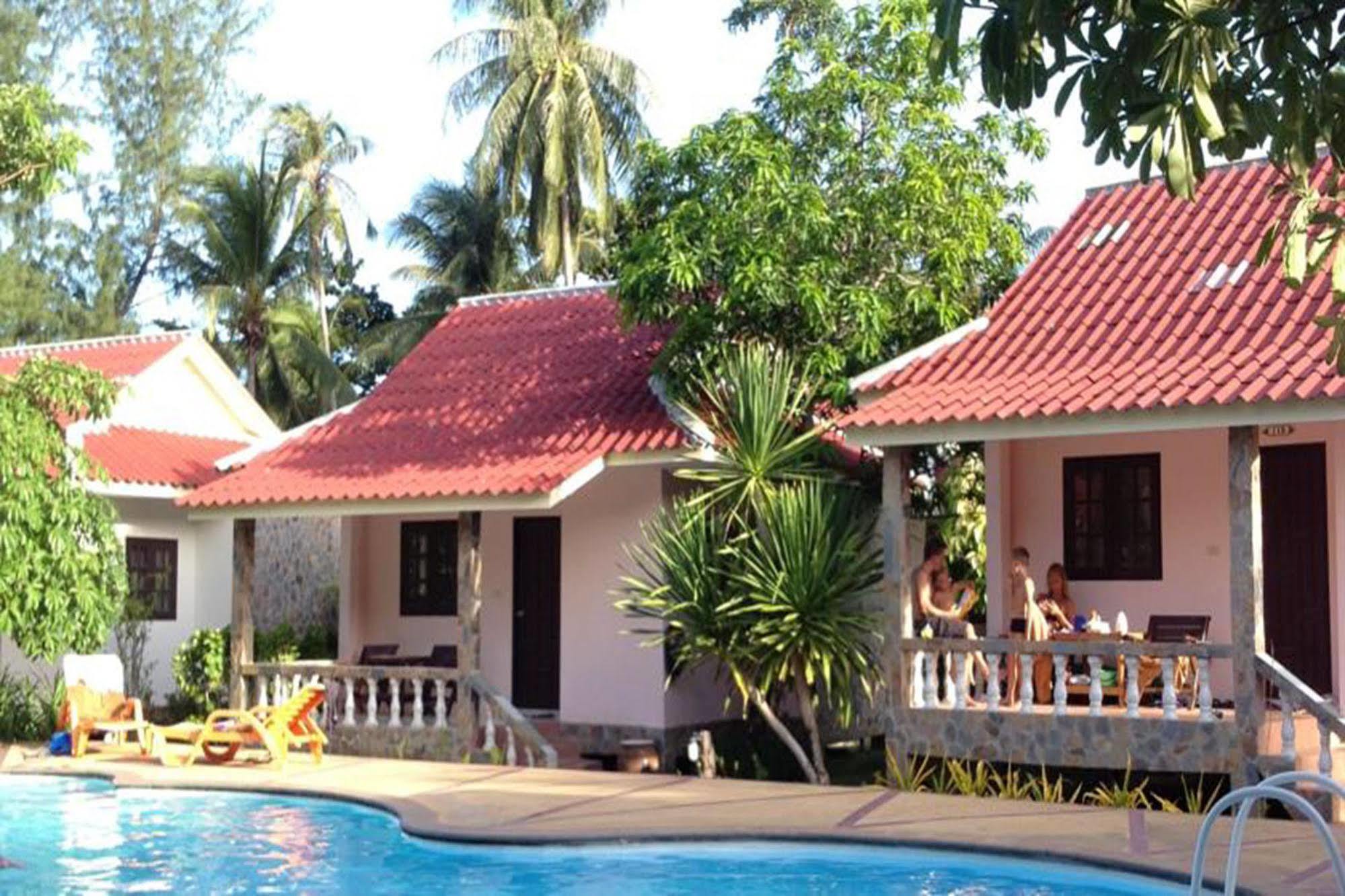 Phuwadee Resort Thong Nai Pan Noi Exterior foto
